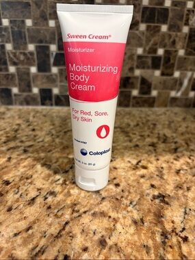 Sween Cream Moisturizing Body Cream – Pink/White – Hydrating Care for Dry Skin